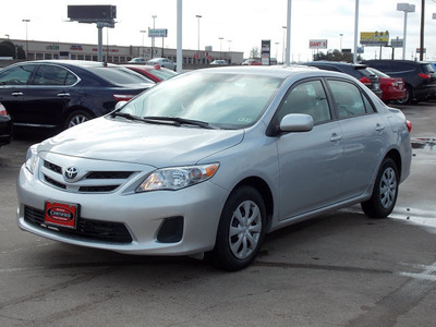 toyota corolla 2011 silver sedan le gasoline 4 cylinders front wheel drive automatic 77074
