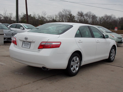 toyota camry 2009 white sedan le gasoline 4 cylinders front wheel drive automatic 77074