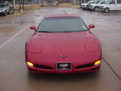 chevrolet corvette 2002 red coupe gasoline 8 cylinders rear wheel drive automatic 76049