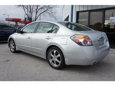 nissan altima 2008 silver sedan 2 5 gasoline 4 cylinders front wheel drive automatic 76541