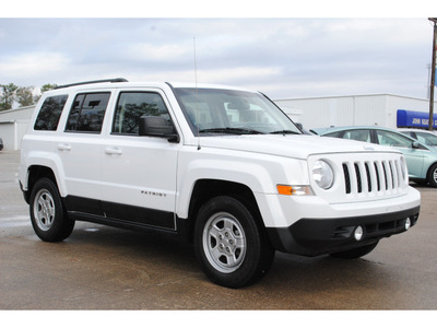 jeep patriot 2011 white suv sport gasoline 4 cylinders front wheel drive automatic 77532