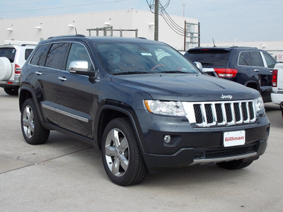 jeep grand cherokee 2013 gray suv overland gasoline 8 cylinders 2 wheel drive shiftable automatic 77099