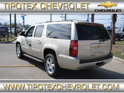 chevrolet suburban 2013 brown suv lt v8 automatic 78521