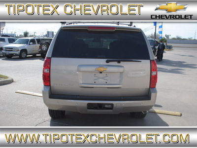 chevrolet suburban 2013 brown suv lt v8 automatic 78521