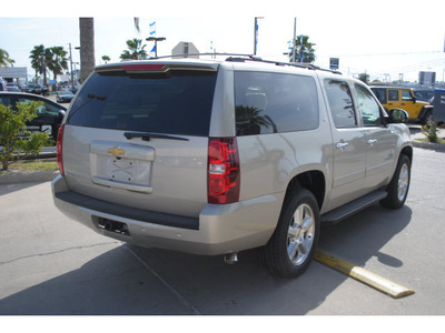 chevrolet suburban 2013 brown suv lt v8 automatic 78521