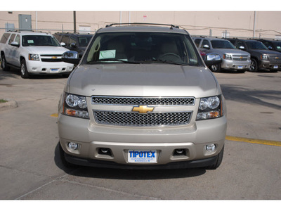 chevrolet suburban 2013 brown suv lt v8 automatic 78521