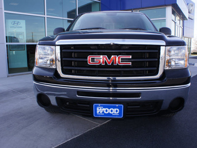 gmc sierra 1500 2010 black pickup truck sl flex fuel 8 cylinders 2 wheel drive 4 speed automatic 76206