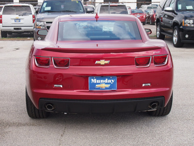 chevrolet camaro 2013 red coupe lt 6 cylinders not specified 77090