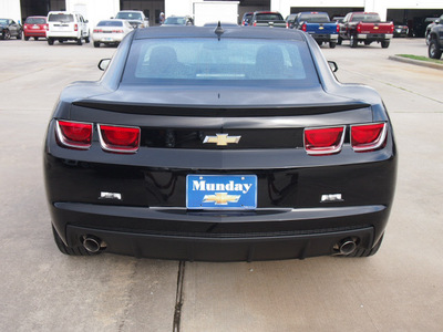 chevrolet camaro 2013 black coupe ls 6 cylinders not specified 77090