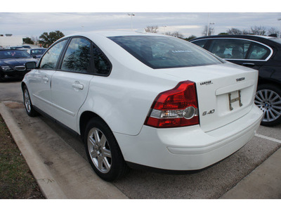 volvo s40 2006 white sedan 2 4i gasoline 5 cylinders front wheel drive automatic 78729