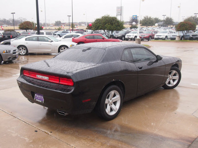 dodge challenger 2012 black coupe sxt 6 cylinders automatic 76051