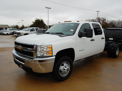 chevrolet silverado 3500hd 2013 white work truck 8 cylinders automatic 76051