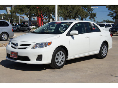toyota corolla 2011 white sedan le gasoline 4 cylinders front wheel drive automatic 78232