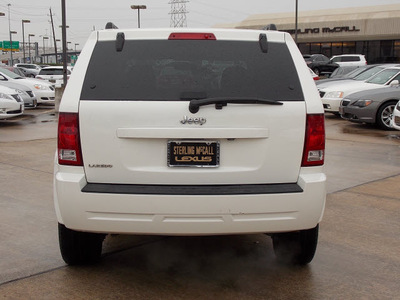 jeep grand cherokee 2007 white suv laredo gasoline 6 cylinders rear wheel drive shiftable automatic 77074