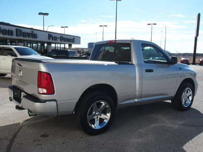 ram 1500 2012 silver gasoline 8 cylinders 2 wheel drive automatic 76011