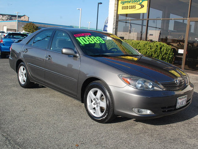 toyota camry 2004 gray sedan le gasoline 6 cylinders front wheel drive automatic 93955