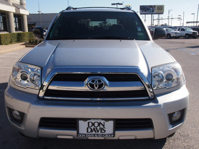 toyota 4runner 2009 gray suv sr5 gasoline 6 cylinders 2 wheel drive automatic 76011