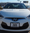 hyundai veloster 2013 white coupe gasoline 4 cylinders front wheel drive 6 speed manual 76011