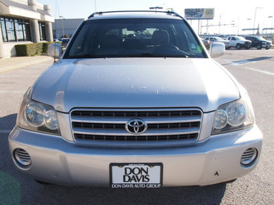 toyota highlander 2002 silver suv gasoline 4 cylinders front wheel drive automatic with overdrive 76011