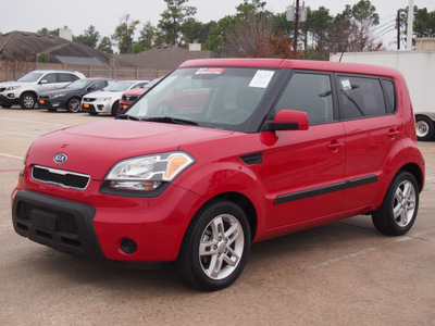 kia soul 2011 red hatchback soul! gasoline 4 cylinders front wheel drive automatic with overdrive 77375