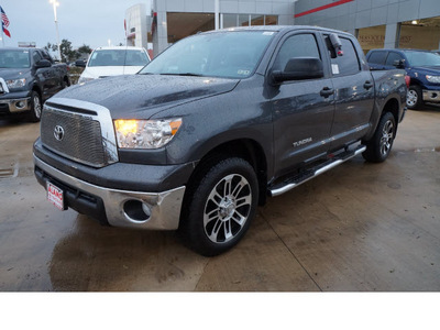 toyota tundra 2013 gray tx ed  8 cylinders automatic 78232