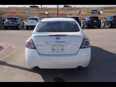 nissan altima 2009 white sedan 2 5 gasoline 4 cylinders front wheel drive 76116