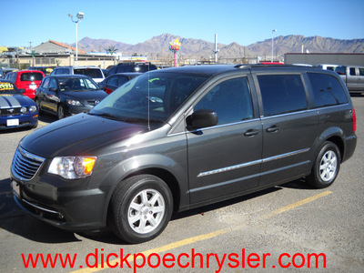 chrysler town country 2012 gray van touring flex fuel 6 cylinders front wheel drive automatic 79925