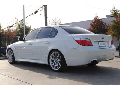 bmw 5 series 2008 white sedan 550i gasoline 8 cylinders rear wheel drive automatic 77002