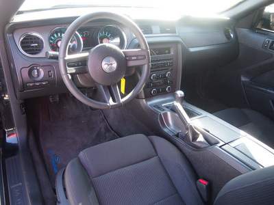 ford mustang 2012 black coupe v6 gasoline 6 cylinders rear wheel drive 6 speed manual 76049