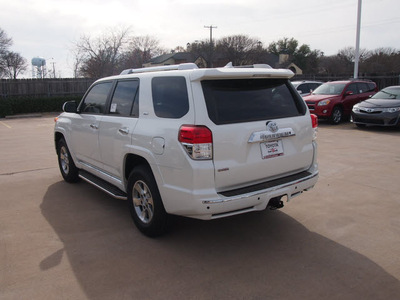 toyota 4runner 2013 white suv sr5 gasoline 6 cylinders 2 wheel drive automatic 76116