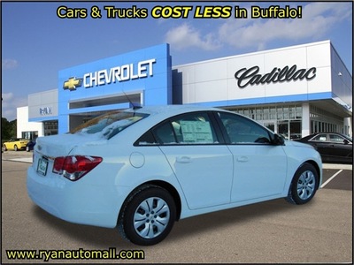 chevrolet cruze 2013 white sedan ls auto gasoline 4 cylinders front wheel drive automatic 55313