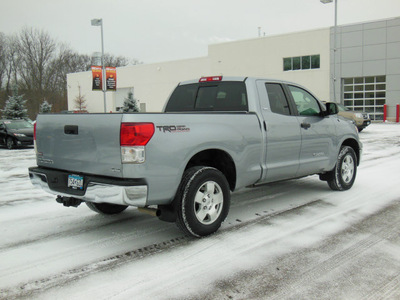 toyota tundra 2011 gray sr5 trd off road gasoline 8 cylinders 4 wheel drive automatic 56001