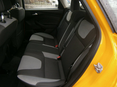 ford focus 2012 yellow hatchback se flex fuel 4 cylinders front wheel drive 5 speed manual 13502