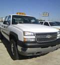 chevrolet silverado 2500hd 2005 white work truck gasoline 8 cylinders 4 wheel drive automatic 75503