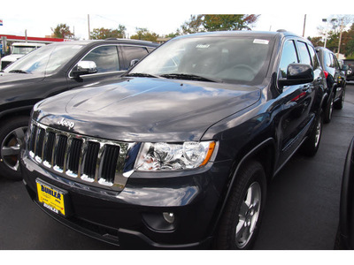 jeep grand cherokee 2013 gray suv laredo gasoline 6 cylinders 4 wheel drive 5 spd automatic 07730