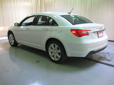 chrysler 200 2012 white sedan touring flex fuel 6 cylinders front wheel drive automatic 44883