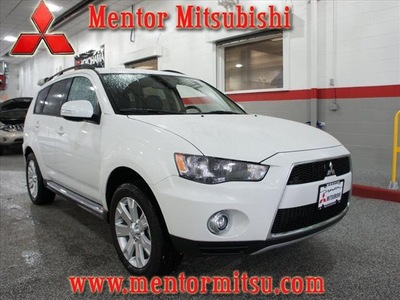 mitsubishi outlander 2013 white se gasoline 4 cylinders all whee drive automatic 44060