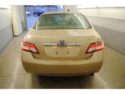 toyota camry 2010 tan sedan le gasoline 4 cylinders front wheel drive automatic 44060