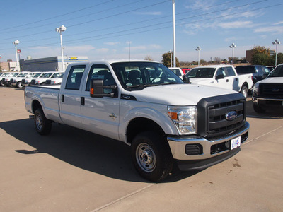 ford f 250 super duty 2013 white xl biodiesel 8 cylinders 4 wheel drive automatic 76108