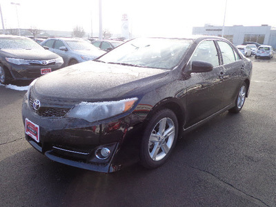 toyota camry 2012 black sedan se gasoline 4 cylinders front wheel drive automatic 45342