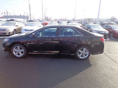 toyota camry 2012 black sedan se gasoline 4 cylinders front wheel drive automatic 45342