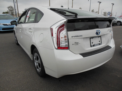 toyota prius 2013 white hatchback two hybrid 4 cylinders front wheel drive automatic 34788
