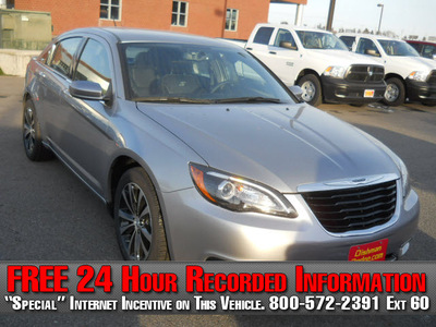 chrysler 200 2013 silver sedan limited flex fuel 6 cylinders front wheel drive shiftable automatic 99212