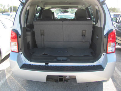 nissan pathfinder 2012 silver suv le gasoline 6 cylinders 2 wheel drive shiftable automatic 33884