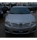 toyota camry 2011 silver sedan gasoline 6 cylinders front wheel drive 6 speed automatic 77090