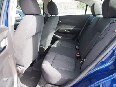 chevrolet sonic 2013 blue sedan lt gasoline 4 cylinders front wheel drive not specified 77090