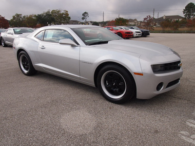 chevrolet camaro 2013 silver coupe ls gasoline 6 cylinders rear wheel drive not specified 77090