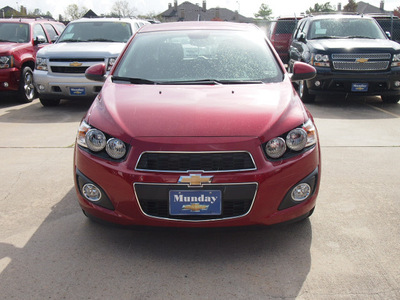 chevrolet sonic 2013 red hatchback lt auto gasoline 4 cylinders front wheel drive automatic 77090