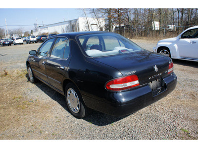 nissan altima 1997 black sedan gxe gasoline 4 cylinders front wheel drive automatic with overdrive 08902
