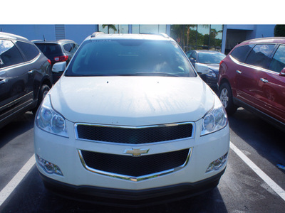 chevrolet traverse 2012 white gasoline 6 cylinders front wheel drive automatic 33177